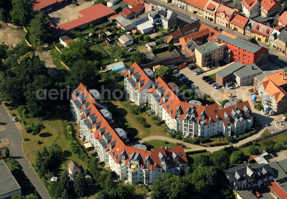 Saalfeld/Saale from above - In the Jahn street in Saalfeld in Thuringia new multi-family houses was built. In the old town originated here modern rental apartments and condominiums