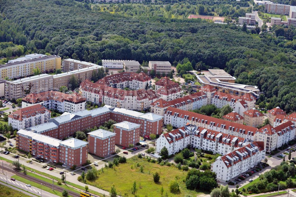 Aerial photograph Leipzig - Heiterblick - Mehrfamilienhäuser im Stadtbezirk Ost / Stadtteil Heiterblick an der Paunsdorfer Allee in Leipzig, Sachsen. Blocks of flats in the precinct East / district Heiterblick at the alley Paunsdorfer Allee in Lepizig, Saxony.