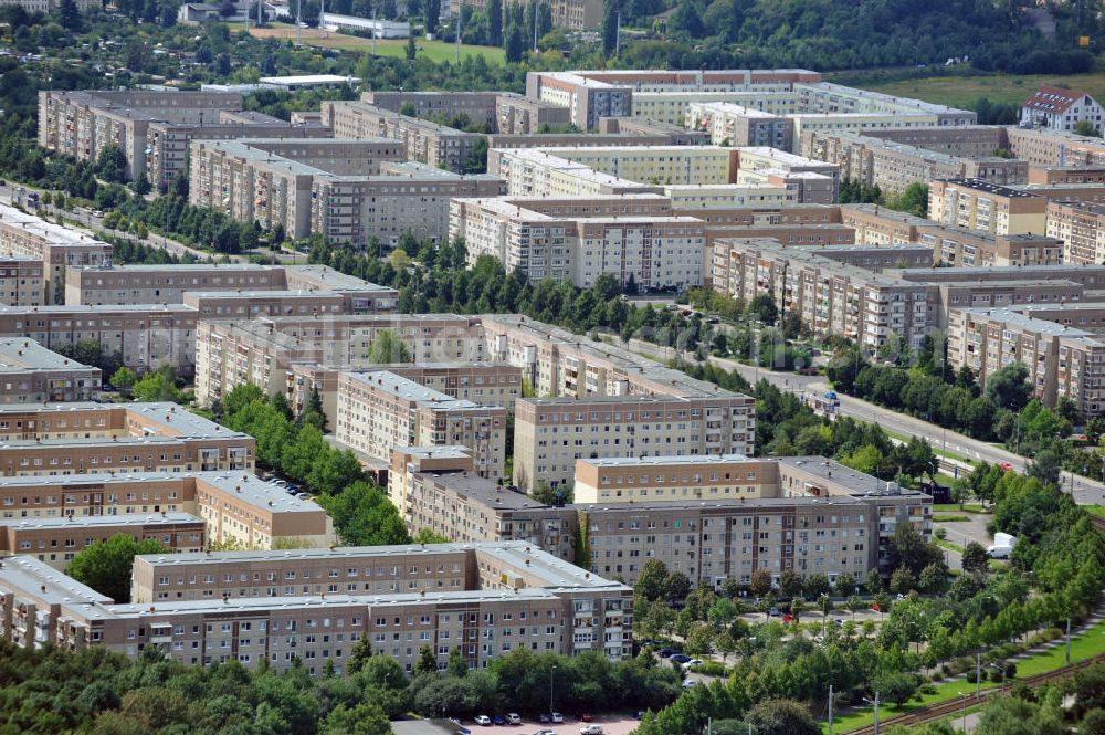 Aerial image Leipzig - Heiterblick - Mehrfamilienhäuser im Stadtbezirk Ost / Stadtteil Heiterblick an der Heiterblickallee in Leipzig, Sachsen. Blocks of flats in the precinct East / district Heiterblick at the alley Heiterblickallee in Lepizig, Saxony.