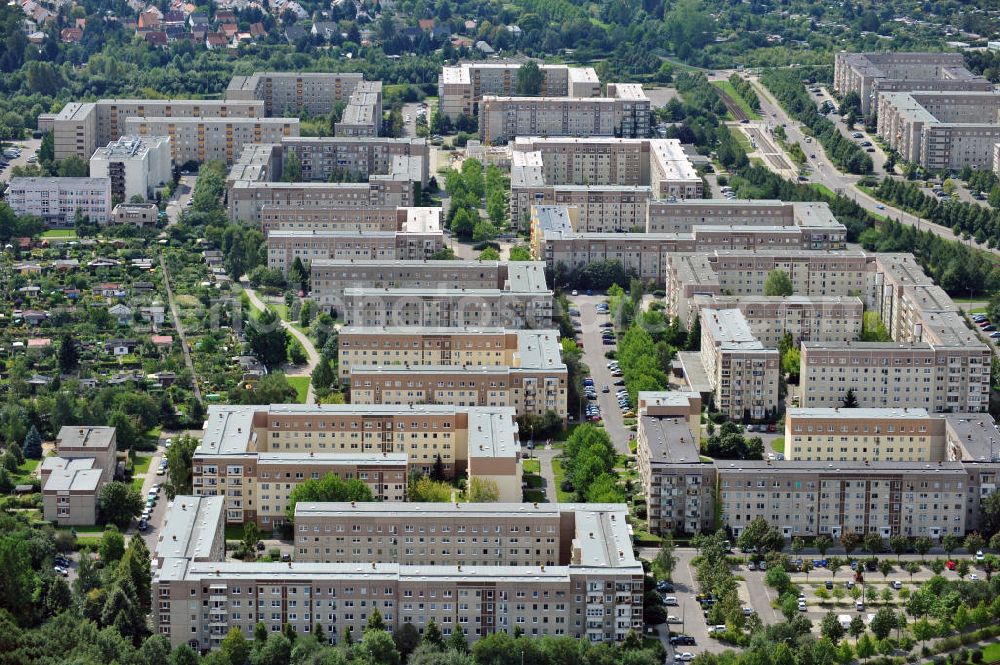 Aerial photograph Leipzig - Heiterblick - Mehrfamilienhäuser im Stadtbezirk Ost / Stadtteil Heiterblick an der Heiterblickallee in Leipzig, Sachsen. Blocks of flats in the precinct East / district Heiterblick at the alley Heiterblickallee in Lepizig, Saxony.