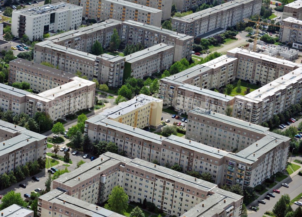 Leipzig - Heiterblick from above - Mehrfamilienhäuser im Stadtbezirk Ost / Stadtteil Heiterblick an der Heiterblickallee in Leipzig, Sachsen. Blocks of flats in the precinct East / district Heiterblick at the alley Heiterblickallee in Lepizig, Saxony.