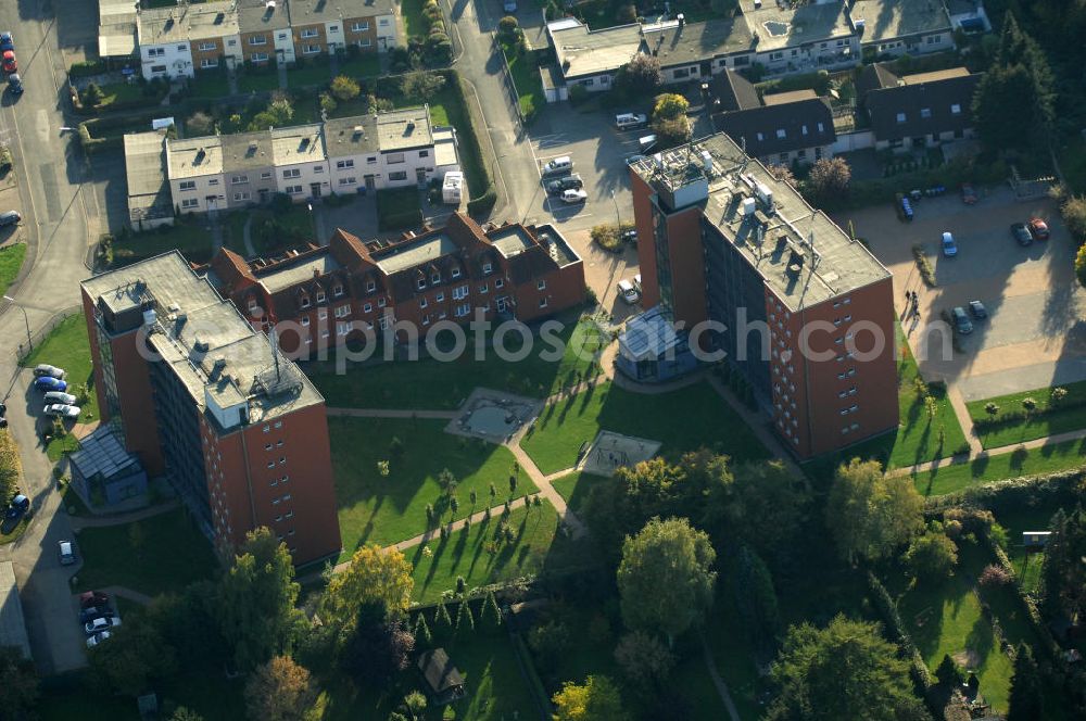 Bergkamen from the bird's eye view: Mehrfamilienhäuser im Wohnneubaugebiet der Unternehmensgruppe Markus Gerold an der Celler Straße 32-34 in 59192 Bergkamen.