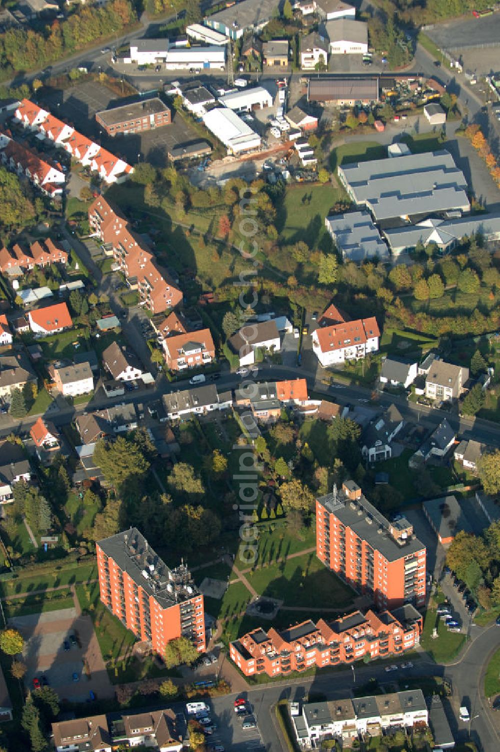 Aerial photograph Bergkamen - Mehrfamilienhäuser im Wohnneubaugebiet der Unternehmensgruppe Markus Gerold an der Celler Straße 32-34 in 59192 Bergkamen.