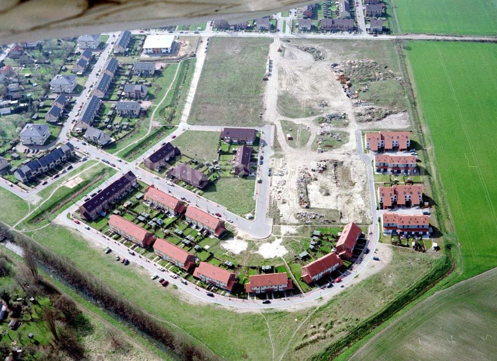 Aerial photograph Dallgow - Mehrfamilienwohnhausneubau der MÜBAU an der Triftstraße in 14624 Dallgow.