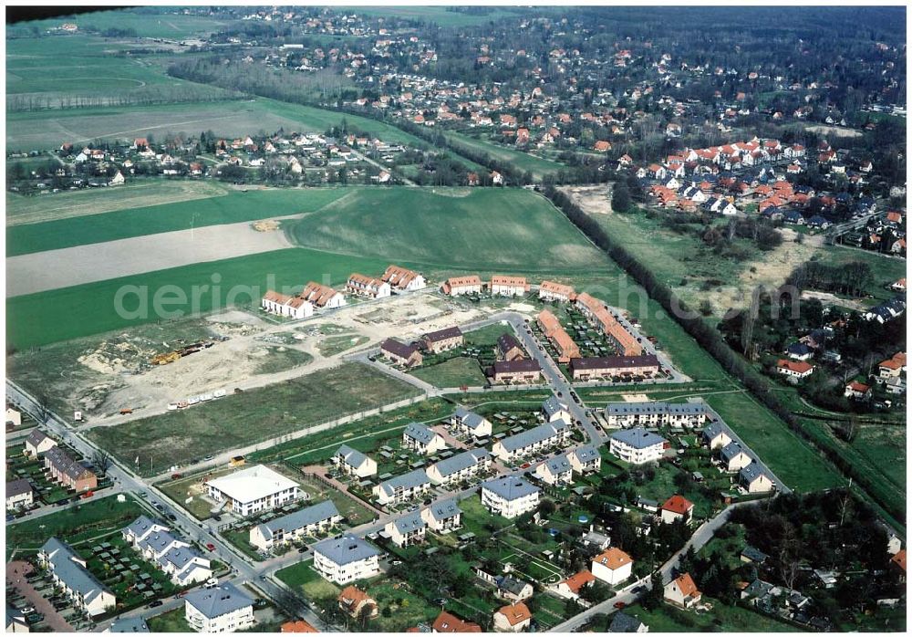 Dallgow from the bird's eye view: Mehrfamilienwohnhausneubau der MÜBAU an der Triftstraße in 14624 Dallgow.