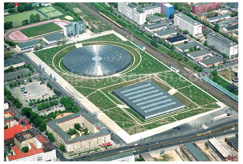 Berlin - Prenzlauer-Berg from the bird's eye view: Fertiggestelltes Velodrom an der Landsberger Allee in Berlin-Prenzlauer Berg. Errichtet durch die OSB-Sportstättenbau i.L.. Betreiber: Velomax Berlin Hallenbetriebs GmbH, Am Falkplatzm,10437 Berlin, Tel.: (0 30) 44 30 45 Fax: (0 30) 44 30 47 09, info@velomax.de