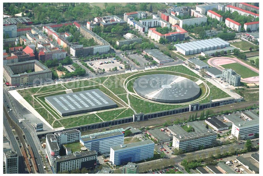 Berlin - Prenzlauer-Berg from the bird's eye view: Fertiggestelltes Velodrom an der Landsberger Allee in Berlin-Prenzlauer Berg. Errichtet durch die OSB-Sportstättenbau i.L.. Betreiber: Velomax Berlin Hallenbetriebs GmbH, Am Falkplatzm,10437 Berlin, Tel.: (0 30) 44 30 45 Fax: (0 30) 44 30 47 09, info@velomax.de