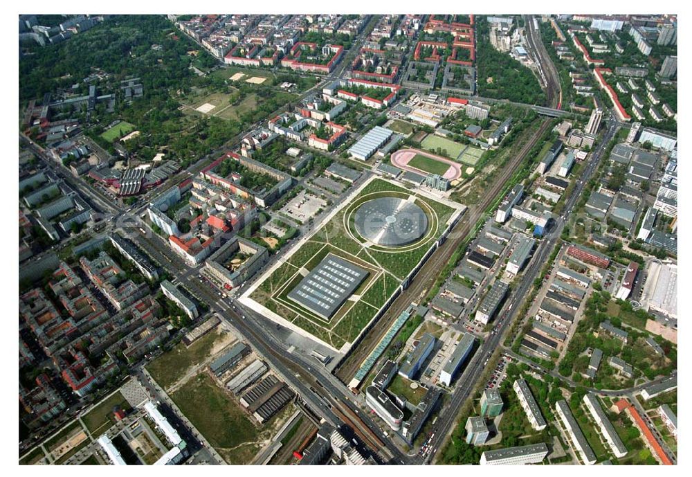 Aerial image Berlin - Prenzlauer-Berg - Fertiggestelltes Velodrom an der Landsberger Allee in Berlin-Prenzlauer Berg. Errichtet durch die OSB-Sportstättenbau i.L.. Betreiber: Velomax Berlin Hallenbetriebs GmbH, Am Falkplatzm,10437 Berlin, Tel.: (0 30) 44 30 45 Fax: (0 30) 44 30 47 09, info@velomax.de