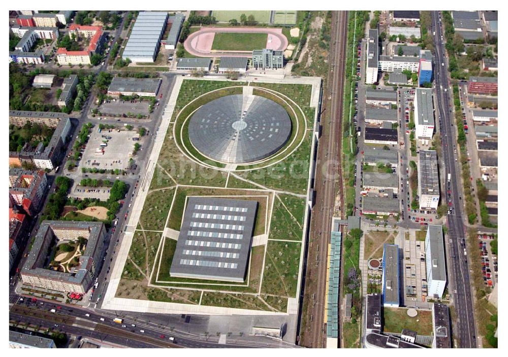 Berlin - Prenzlauer-Berg from the bird's eye view: Fertiggestelltes Velodrom an der Landsberger Allee in Berlin-Prenzlauer Berg. Errichtet durch die OSB-Sportstättenbau i.L.. Betreiber: Velomax Berlin Hallenbetriebs GmbH, Am Falkplatzm,10437 Berlin, Tel.: (0 30) 44 30 45 Fax: (0 30) 44 30 47 09, info@velomax.de