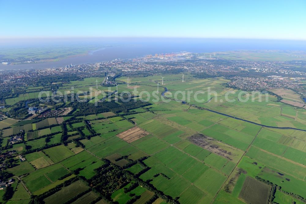 Bremerhaven from the bird's eye view: Irrigation and Melioration- channels on agricultural fields in Lehe in the state Bremen