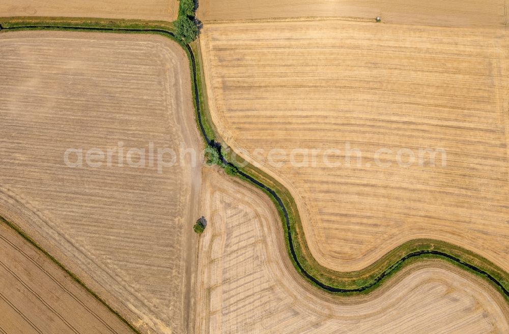 Aerial photograph Sendenhorst - Irrigation and Melioration- channels on agricultural fields in Sendenhorst in the state North Rhine-Westphalia, Germany