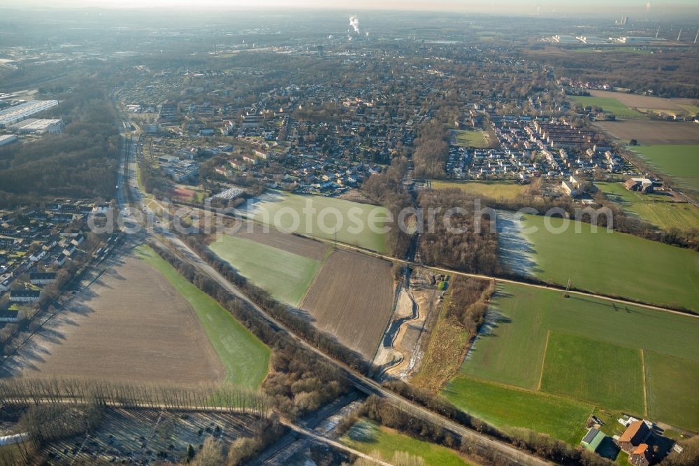 Aerial photograph Dortmund - Irrigation and Melioration- channel of Kirchderner Graben on agricultural fields in the district Kirchderne in Dortmund in the state North Rhine-Westphalia, Germany