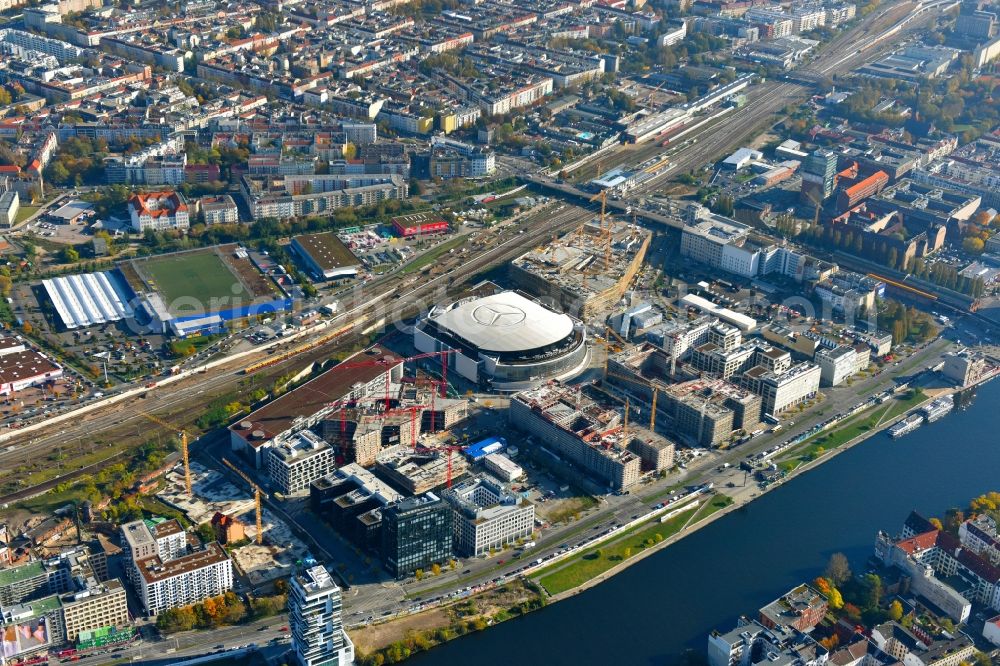 Aerial image Berlin - Arena Mercedes-Benz-Arena on Friedrichshain part of Berlin. The former O2 World - now Mercedes-Benz-Arena - is located in the Anschutz Areal, a business and office space on the riverbank