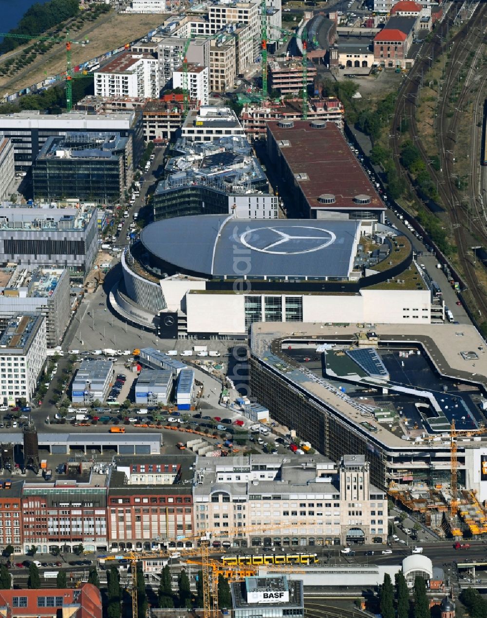 Berlin from the bird's eye view: Arena Mercedes-Benz-Arena on Friedrichshain part of Berlin. The former O2 World - now Mercedes-Benz-Arena - is located in the Anschutz Areal, a business and office space on the riverbank