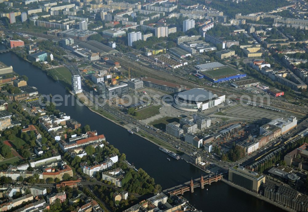 Aerial image Berlin - Mercedes-Benz-Arena on the Spree riverbank in the Friedrichshain part of Berlin. The former O2 World - now Mercedes-Benz-Arena - is located in the Anschutz Areal, a business and office space on the riverbank