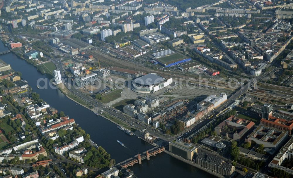 Berlin from the bird's eye view: Mercedes-Benz-Arena on the Spree riverbank in the Friedrichshain part of Berlin. The former O2 World - now Mercedes-Benz-Arena - is located in the Anschutz Areal, a business and office space on the riverbank