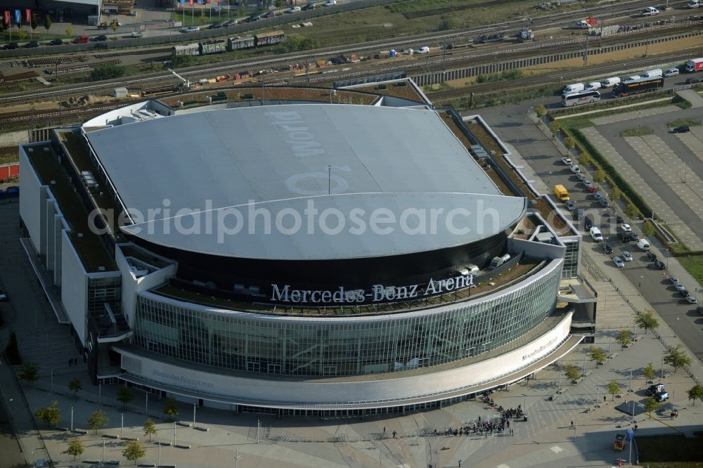 Aerial photograph Berlin - Mercedes-Benz-Arena on the Spree riverbank in the Friedrichshain part of Berlin. The former O2 World - now Mercedes-Benz-Arena - is located in the Anschutz Areal, a business and office space on the riverbank