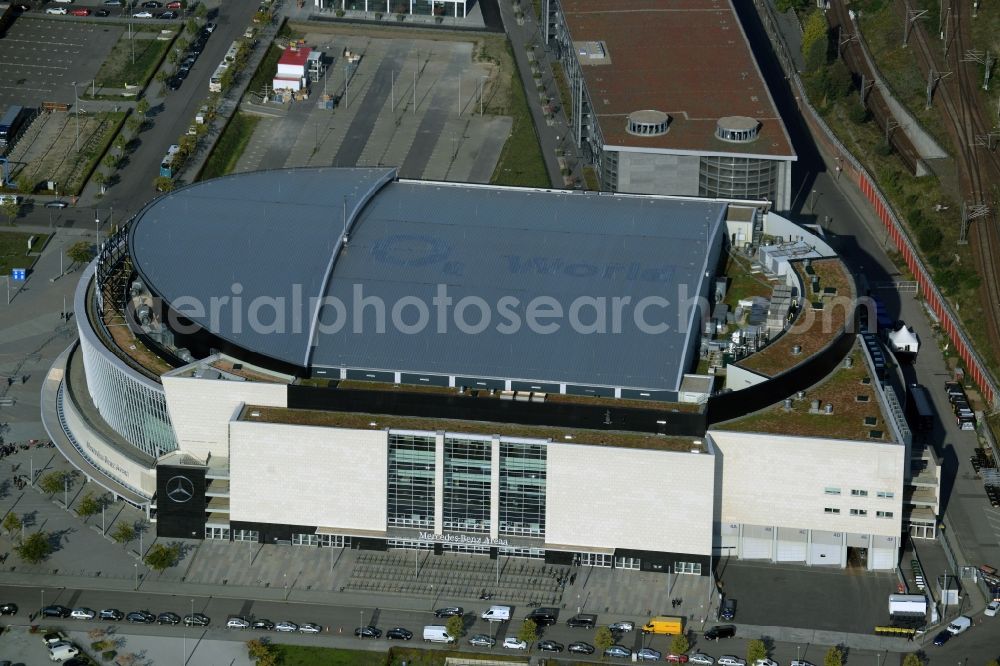 Aerial photograph Berlin - Mercedes-Benz-Arena on the Spree riverbank in the Friedrichshain part of Berlin. The former O2 World - now Mercedes-Benz-Arena - is located in the Anschutz Areal, a business and office space on the riverbank