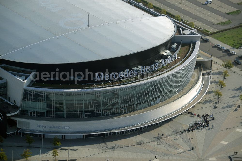 Aerial image Berlin - Mercedes-Benz-Arena on the Spree riverbank in the Friedrichshain part of Berlin. The former O2 World - now Mercedes-Benz-Arena - is located in the Anschutz Areal, a business and office space on the riverbank