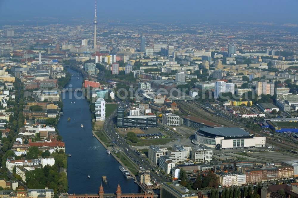 Berlin from the bird's eye view: Mercedes-Benz-Arena on the Spree riverbank in the Friedrichshain part of Berlin. The former O2 World - now Mercedes-Benz-Arena - is located in the Anschutz Areal, a business and office space on the riverbank