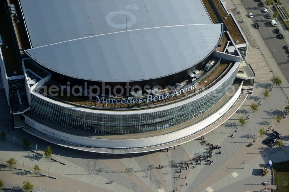 Berlin from the bird's eye view: Mercedes-Benz-Arena on the Spree riverbank in the Friedrichshain part of Berlin. The former O2 World - now Mercedes-Benz-Arena - is located in the Anschutz Areal, a business and office space on the riverbank