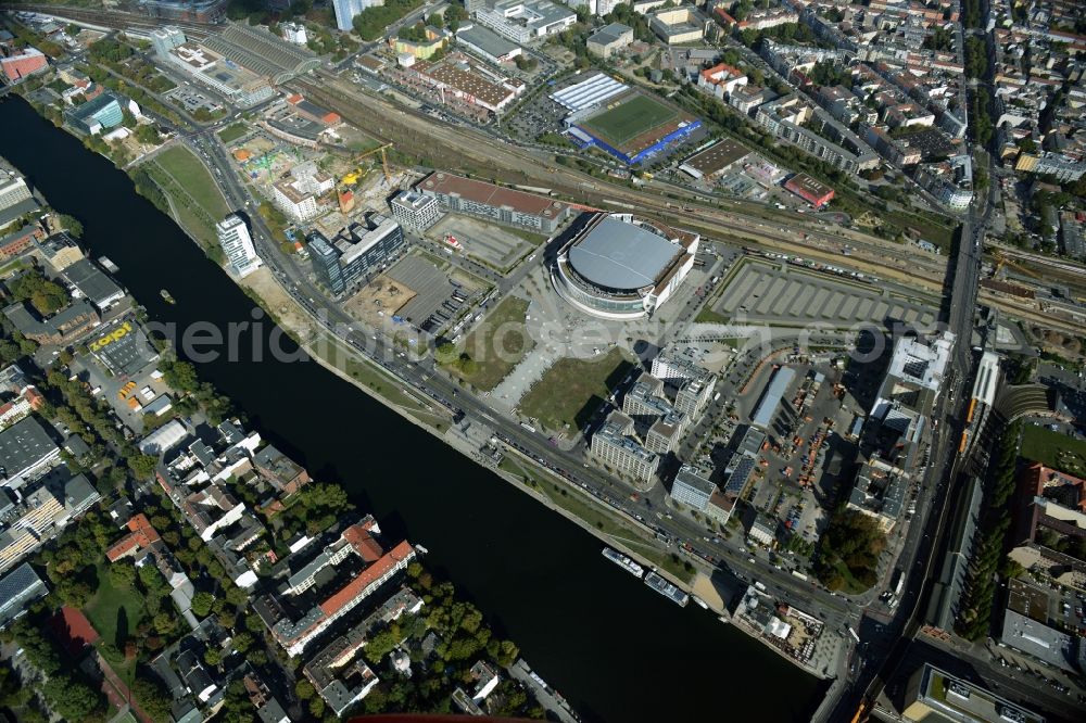 Berlin from the bird's eye view: Mercedes-Benz-Arena on the Spree riverbank in the Friedrichshain part of Berlin. The former O2 World - now Mercedes-Benz-Arena - is located in the Anschutz Areal, a business and office space on the riverbank