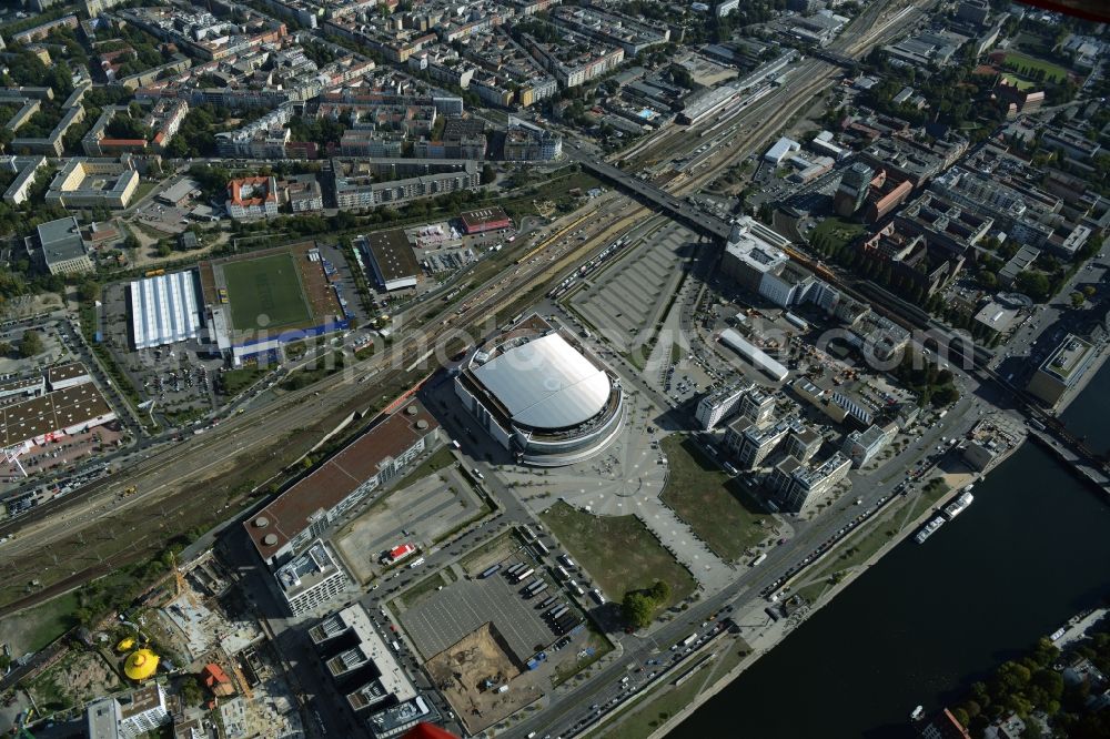 Berlin from the bird's eye view: Mercedes-Benz-Arena on the Spree riverbank in the Friedrichshain part of Berlin. The former O2 World - now Mercedes-Benz-Arena - is located in the Anschutz Areal, a business and office space on the riverbank