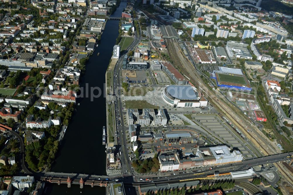 Aerial image Berlin - Mercedes-Benz-Arena on the Spree riverbank in the Friedrichshain part of Berlin. The former O2 World - now Mercedes-Benz-Arena - is located in the Anschutz Areal, a business and office space on the riverbank