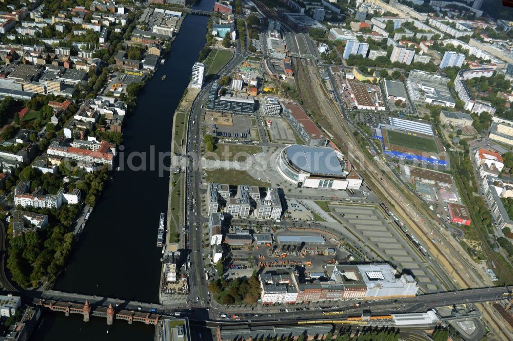 Aerial photograph Berlin - Mercedes-Benz-Arena on the Spree riverbank in the Friedrichshain part of Berlin. The former O2 World - now Mercedes-Benz-Arena - is located in the Anschutz Areal, a business and office space on the riverbank