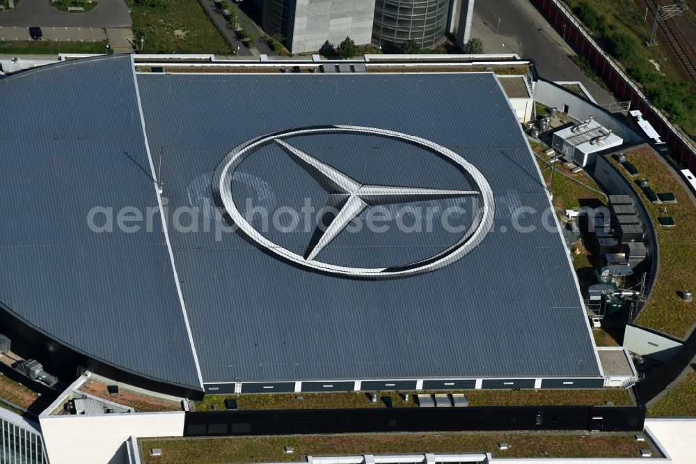 Aerial image Berlin - Mercedes-Benz-Arena on the Spree riverbank in the Friedrichshain part of Berlin. The former O2 World - now Mercedes-Benz-Arena - is located in the Anschutz Areal, a business and office space on the riverbank