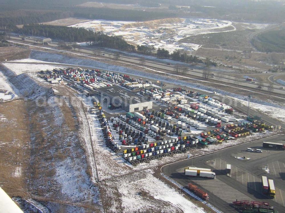 Aerial image Königs Wusterhausen/Brandenburg - Mercedes Benz Nutzfahrzeugniederlassung am südlichen Berliner Ring bei Königs Wusterhausen im Bundesland Brandenburg