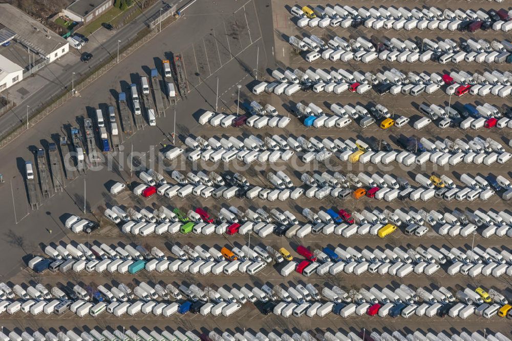 Aerial image Düsseldorf - The shelves at the plant site extradition of the Mercedes-Benz - Sprinter production in Düssseldorf. Because of the continuing high demand for Mercedes-Benz will increase production capacity for the sprinters