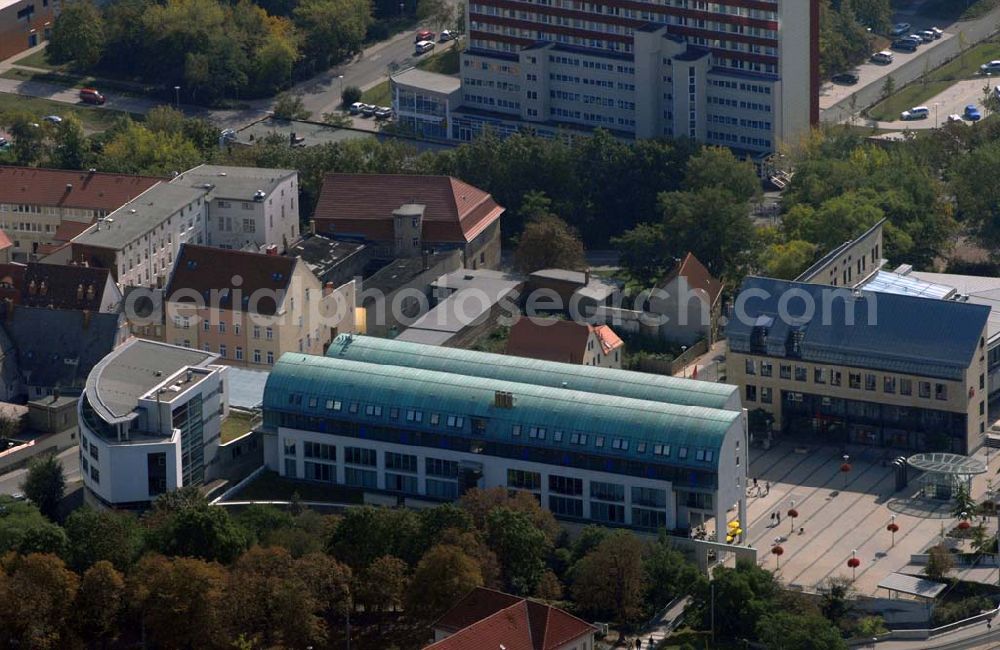 Aerial photograph Merseburg - Blick auf den Gebäude- und Bürokomplex und die Spakasse Merseburg in der Gotthardstraße