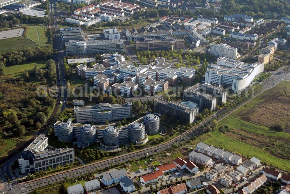 Frankfurt am Main from above - Blick auf das Mertonviertel mit TNS Infratest GmbH - Consumer & Retail - Lurgiallee 10 - 12, D-60439 Frankfurt; die Johann Wolfgang Goethe-Universität - Institut für Biochemie, Biozentrum in der Marie Curie Straße 9, D-60439 Frankfurt am Main; die KPMG Deutsche Treuhand-Gesellschaft Aktiengesellschaft - Wirtschaftsprüfungsgesellschaft in der Marie-Curie-Straße 30, 60439 Frankfurt am Main - Tel. +49 (69) 9587-0 - Fax +49 (69) 9587-1050 u.a.