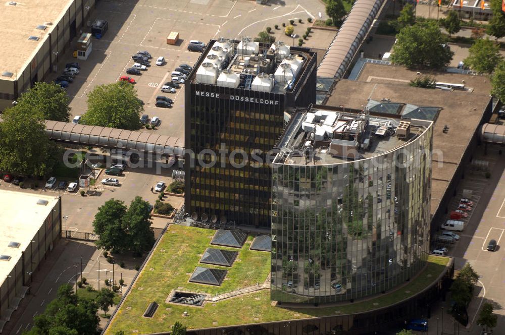 Aerial photograph Düsseldorf - Blick auf ein Teil vom Messegelände Düsseldorfs. Die Gesamthallenfläche beträgt rund 263.888 Quadratmeter. Kontakt: Messe Düsseldorf GmbH, Postfach 101006, 40001 Düsseldorf; Messeplatz, Stockumer Kirchstrasse 61, 40474 Düsseldorf, Tel. +49(0)211 4560 01, Fax +49(0)211 4560 668, Email: info@messe-duesseldorf.de