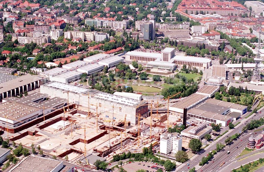 Aerial photograph Berlin - 30.06.1995 Messehallenbau am Funkturm