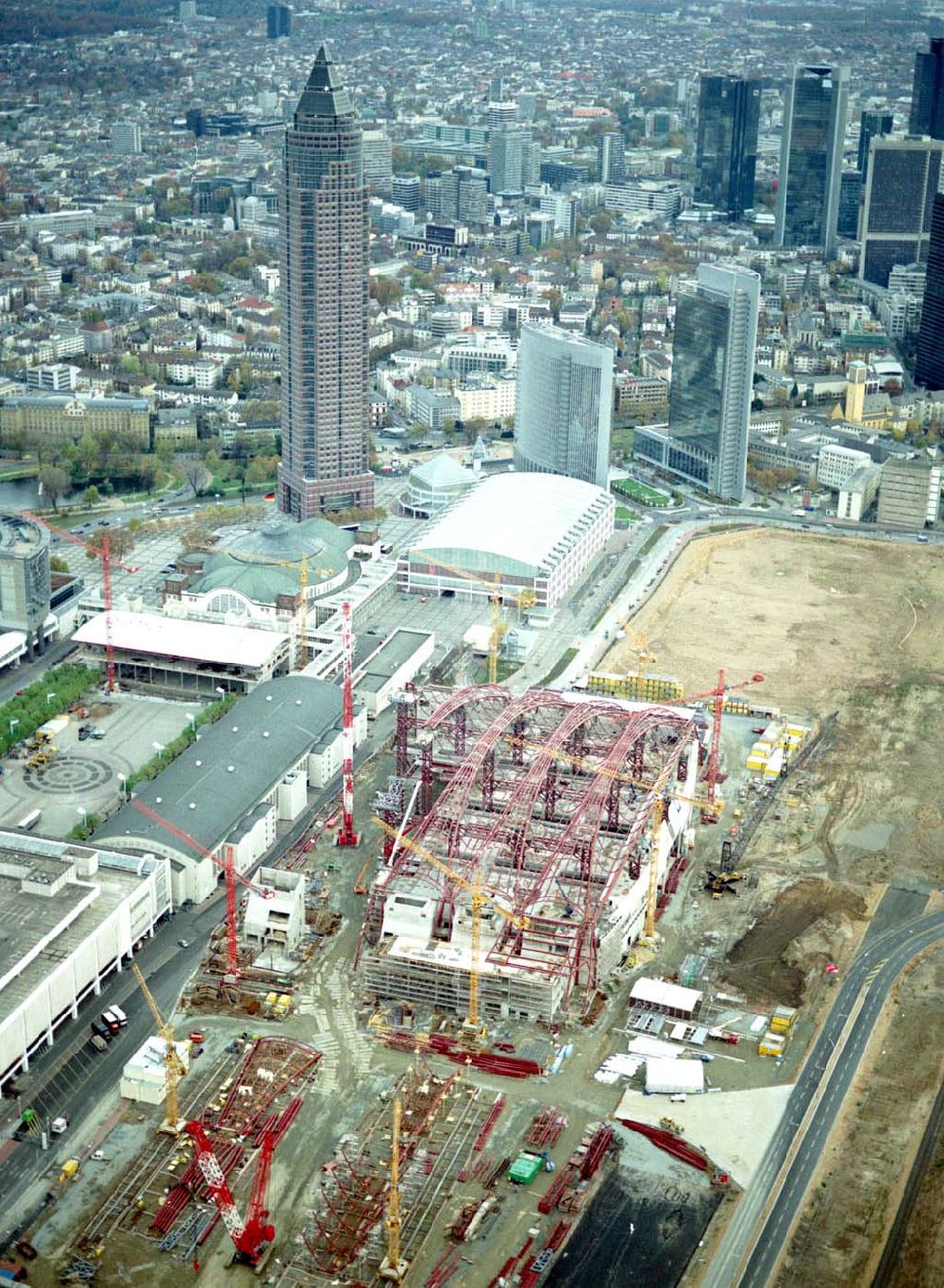 Frankfurt am Main from above - Messeneubau auf dem Gelände des ehem. Güterbahnhofes in Frankfurt/Main. (Hessen).