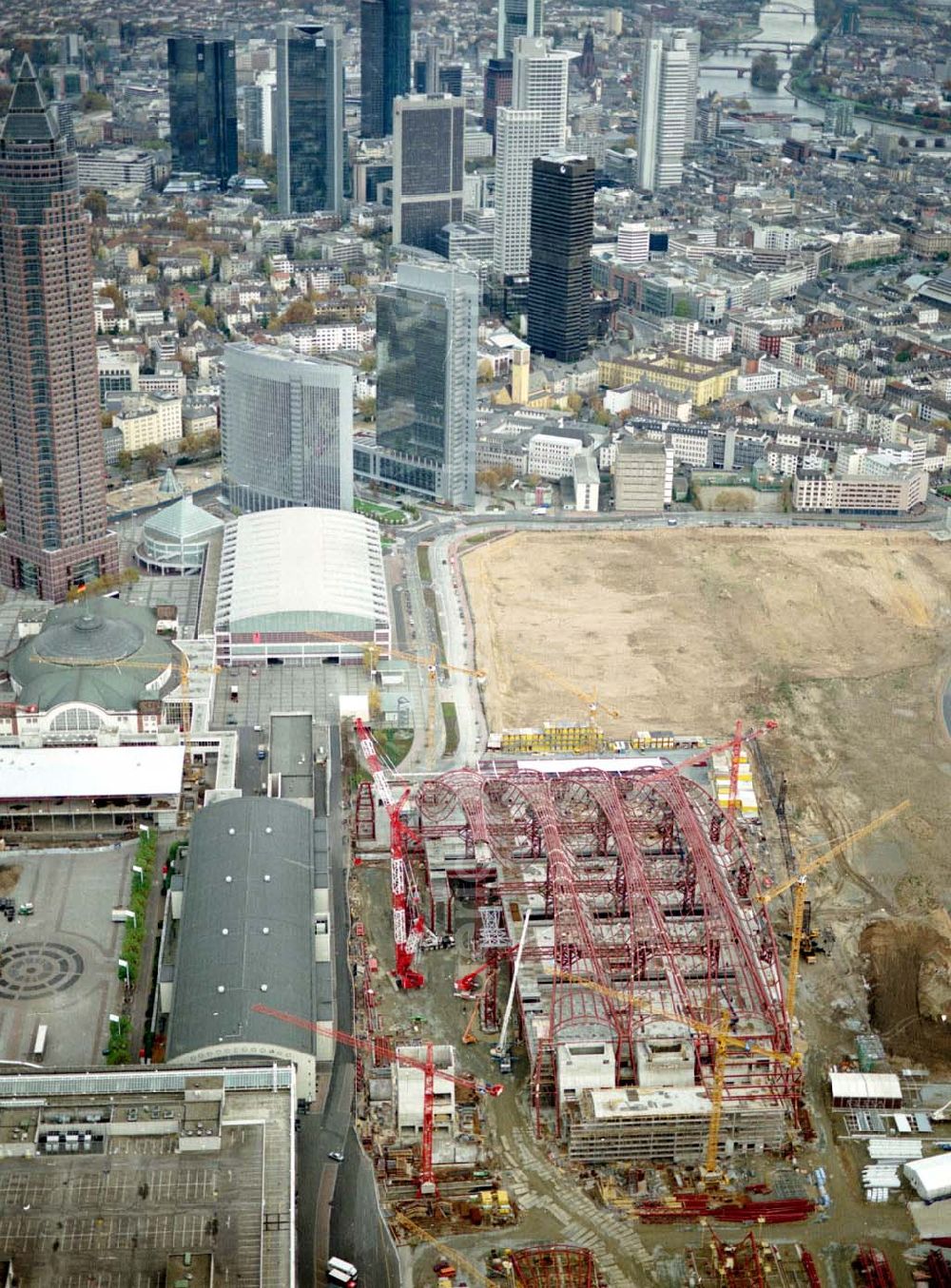 Aerial image Frankfurt am Main - Messeneubau auf dem Gelände des ehem. Güterbahnhofes in Frankfurt/Main. (Hessen).