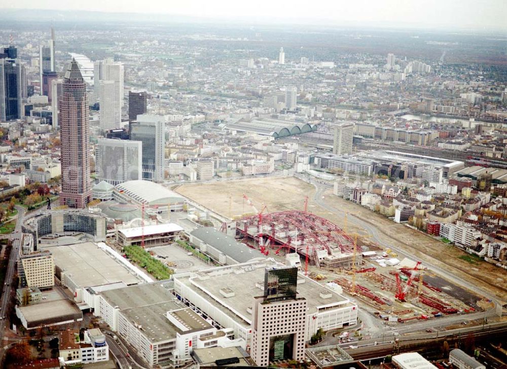 Aerial photograph Frankfurt am Main - Messeneubau auf dem Gelände des ehem. Güterbahnhofes in Frankfurt/Main. (Hessen).