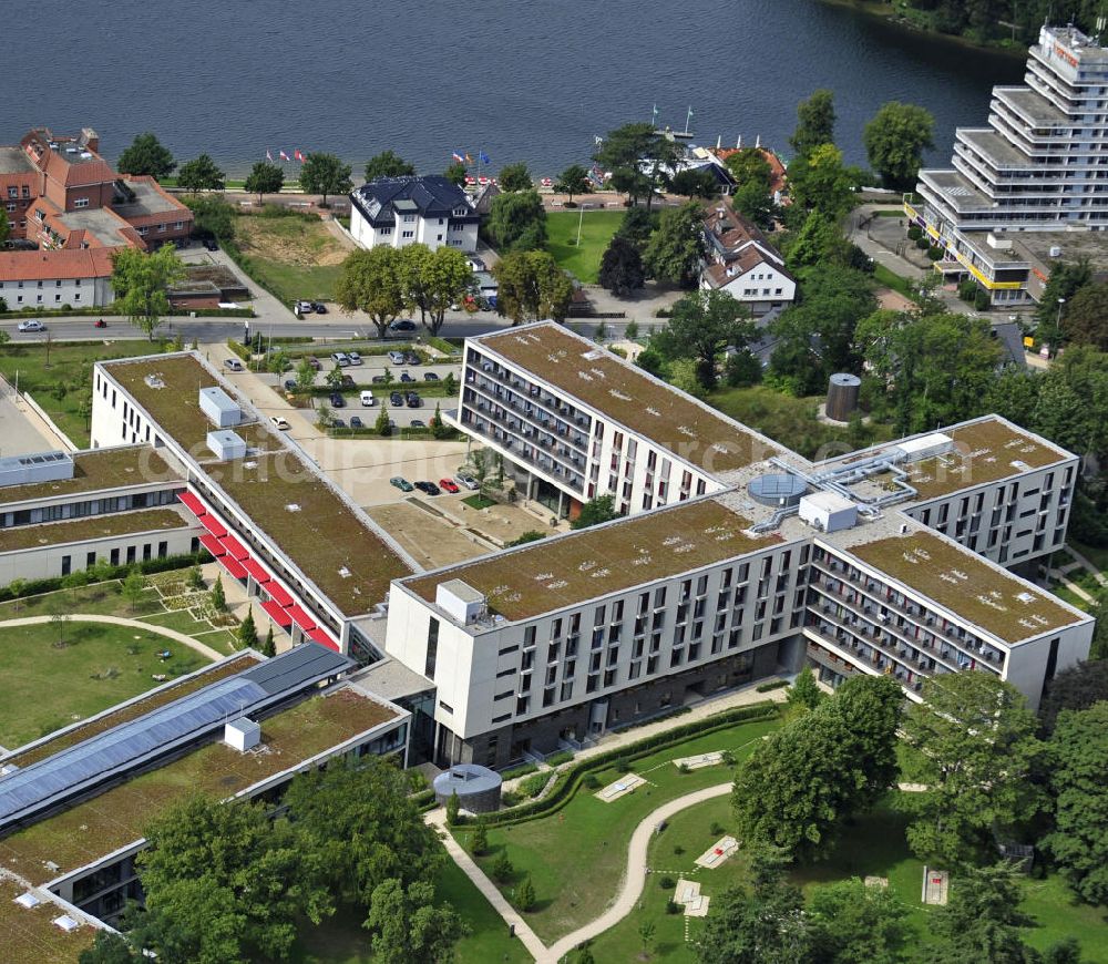 Malente from above - Die Mühlenbergklinik Holsteinische Schweiz am Dieksee. Die Klinik bietet umfassende Rehamaßnahmen sowie Akutbehandlungen in seinen Spezialgebieten Orthopädie und Angiokardiologie. The Muhlenberg Clinic Holsteinische Schweiz at Dieksee. The clinic provides comprehensive rehabilitation measures and acute treatments in its specialty areas of orthopedics and cardiology.