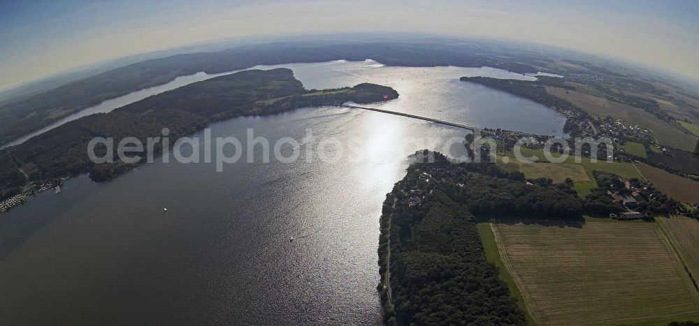 Aerial photograph Möhnesee - Blick auf den Stausee der Möhnetalsperre während des Hochwassers 2007. Die Talsperre wurde zwischen 1908 und 1913 erbaut und umfasst rund 134,5 Millionen Kubikmeter Wasser. View of reservoir of the Moehne barrage during the flood 2007. The dam was built between 1908 and 1913 and the reservoir comprises approximately 134.5 million cubic meters of water.