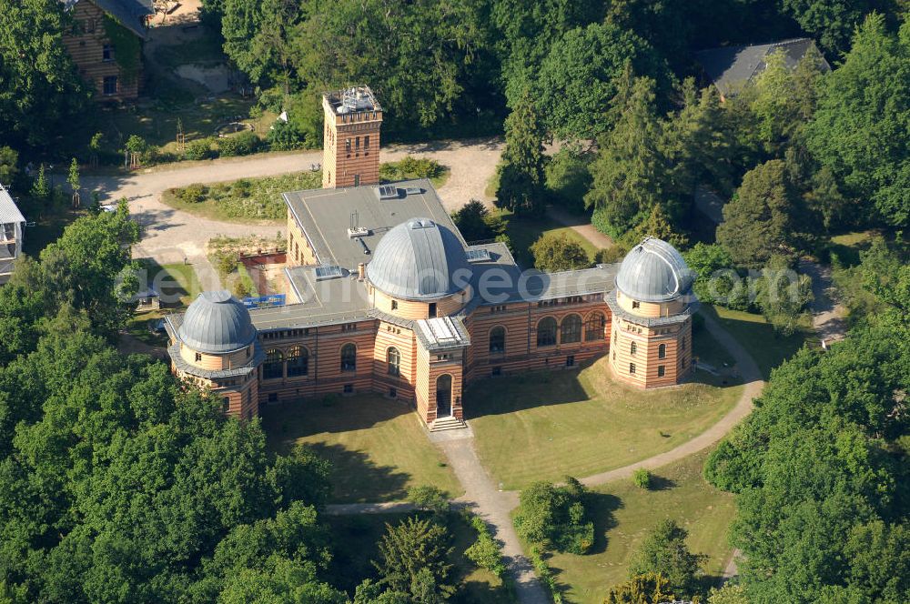 Potsdam from the bird's eye view: Blick auf das Potsdam-Institut für Klimafolgenforschung (PIK) im Michelsonhaus als Teil des Wissenschaftspark Albert Einstein auf dem Potsdamer Telegrafenberg. Das 1992 gegründete Institut untersucht wissenschaftlich und gesellschaftlich bedeutsame Fragestellungen in den Bereichen globaler Wandel, globale Erwärmung und nachhaltige Entwicklung. View of the Potsdam Institute for Climate Impact Research (PIK) on the Potsdamer Telegrafenberg. Founded in 1992, the institute studies scientifically and socially important issues in the areas of global change, global warming and sustainable development.