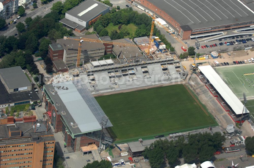 Hamburg from above - Blick auf den stufenweisen Um- und Ausbau des Hamburger Millerntor-Stadion / St. Pauli Stadion. Das Stadion ist Heimstätte der 1. und 2. Fußballmannschaft des FC St. Pauli. View of the gradual conversion and expansion work of the Hamburg Millerntor Stadium / St. Pauli stadium. The stadium is home to the first and 2 Soccer team of FC St. Pauli.