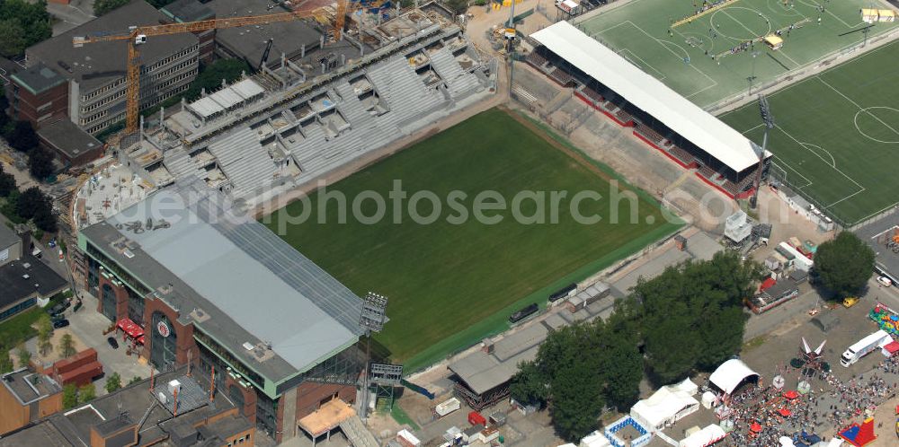 Hamburg from above - Blick auf den stufenweisen Um- und Ausbau des Hamburger Millerntor-Stadion / St. Pauli Stadion. Das Stadion ist Heimstätte der 1. und 2. Fußballmannschaft des FC St. Pauli. View of the gradual conversion and expansion work of the Hamburg Millerntor Stadium / St. Pauli stadium. The stadium is home to the first and 2 Soccer team of FC St. Pauli.