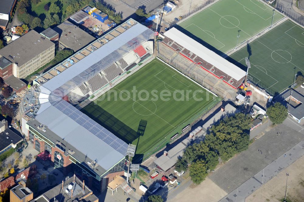 Hamburg from above - Blick auf den stufenweisen Um- und Ausbau des Hamburger Millerntor-Stadion / St. Pauli Stadion. Das Stadion ist Heimstätte der 1. und 2. Fußballmannschaft des FC St. Pauli. View of the gradual conversion and expansion work of the Hamburg Millerntor Stadium / St. Pauli stadium. The stadium is home to the first and 2 Soccer team of FC St. Pauli.