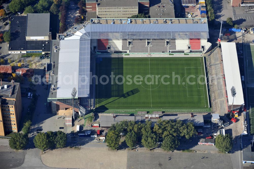 Aerial photograph Hamburg - Blick auf den stufenweisen Um- und Ausbau des Hamburger Millerntor-Stadion / St. Pauli Stadion. Das Stadion ist Heimstätte der 1. und 2. Fußballmannschaft des FC St. Pauli. View of the gradual conversion and expansion work of the Hamburg Millerntor Stadium / St. Pauli stadium. The stadium is home to the first and 2 Soccer team of FC St. Pauli.