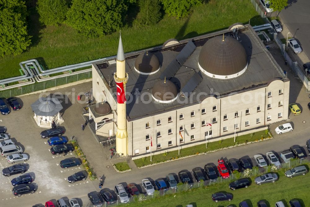 Aerial photograph Hamm OT Heessen - Minaret of the Yunus Emre Camii Mosque on Hülskamp in Heessen in North Rhine-Westphalia