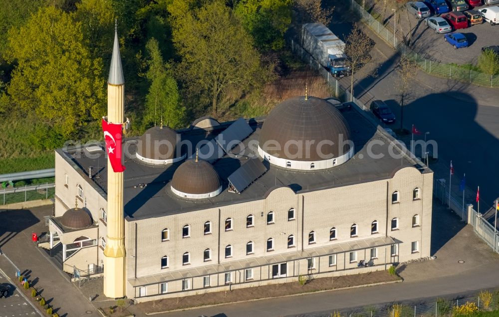 Hamm from above - Minaret of the Yunus Emre Camii Mosque on Huelskamp in Heessen in North Rhine-Westphalia