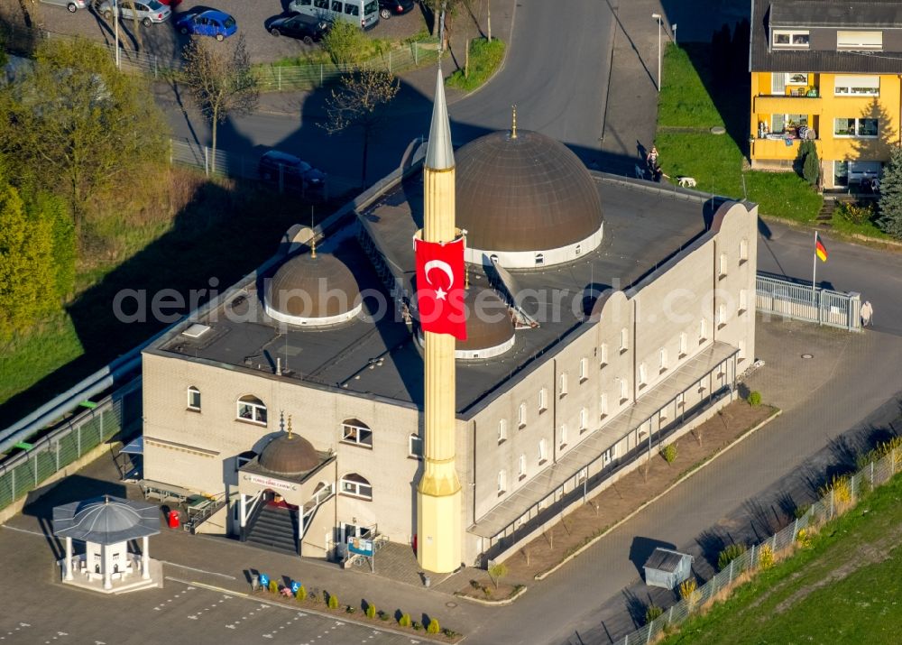 Aerial photograph Hamm - Minaret of the Yunus Emre Camii Mosque on Huelskamp in Heessen in North Rhine-Westphalia