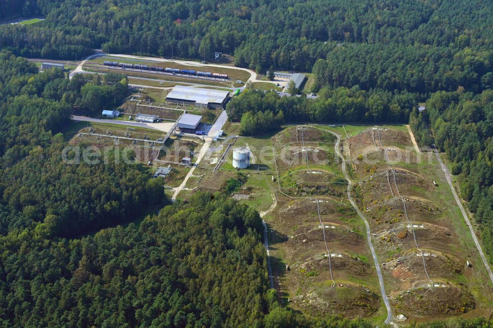 Aerial photograph Cunnersdorf - Mineral oil - tank on street Zum alten Bahnhof in Cunnersdorf in the state Saxony, Germany